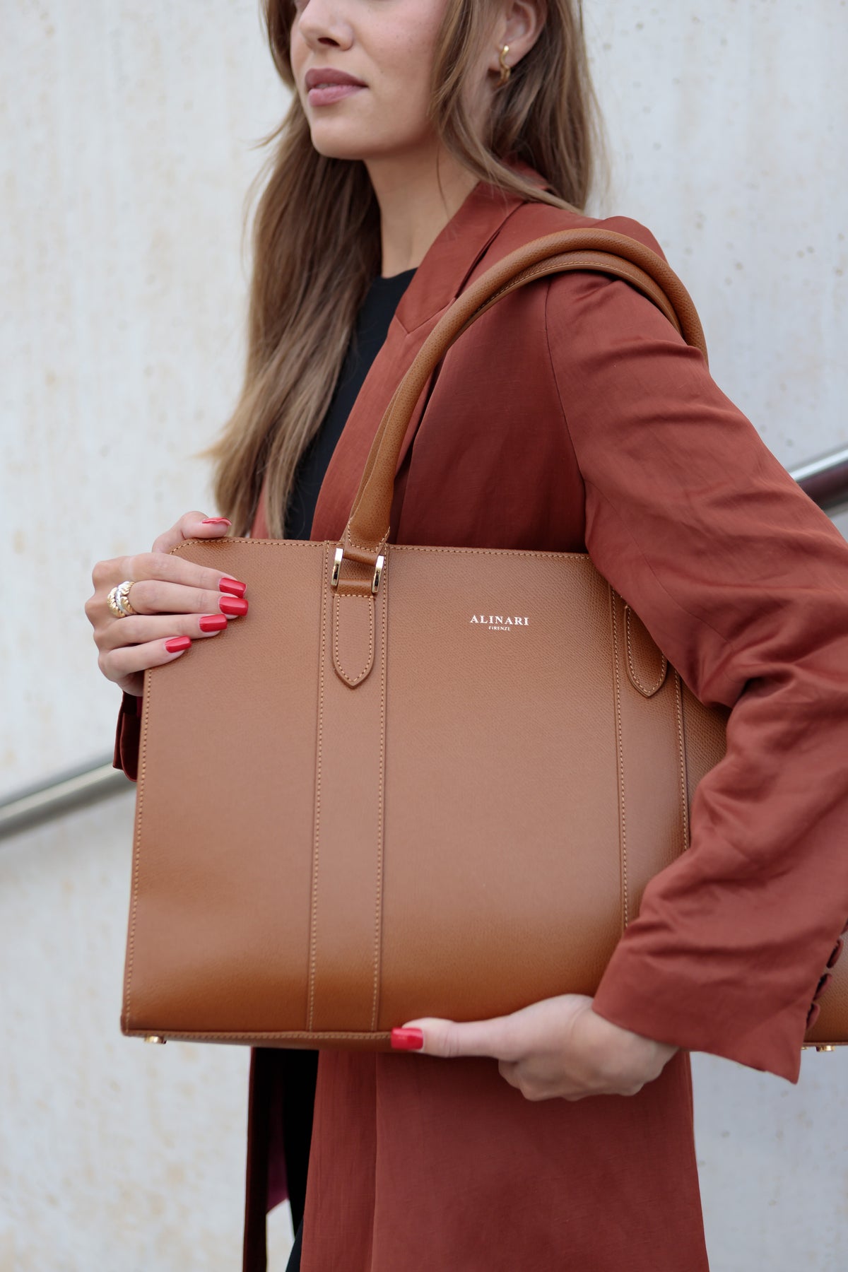Alinari Tote, work tote in camel textured Italian leather – carried on the arm
