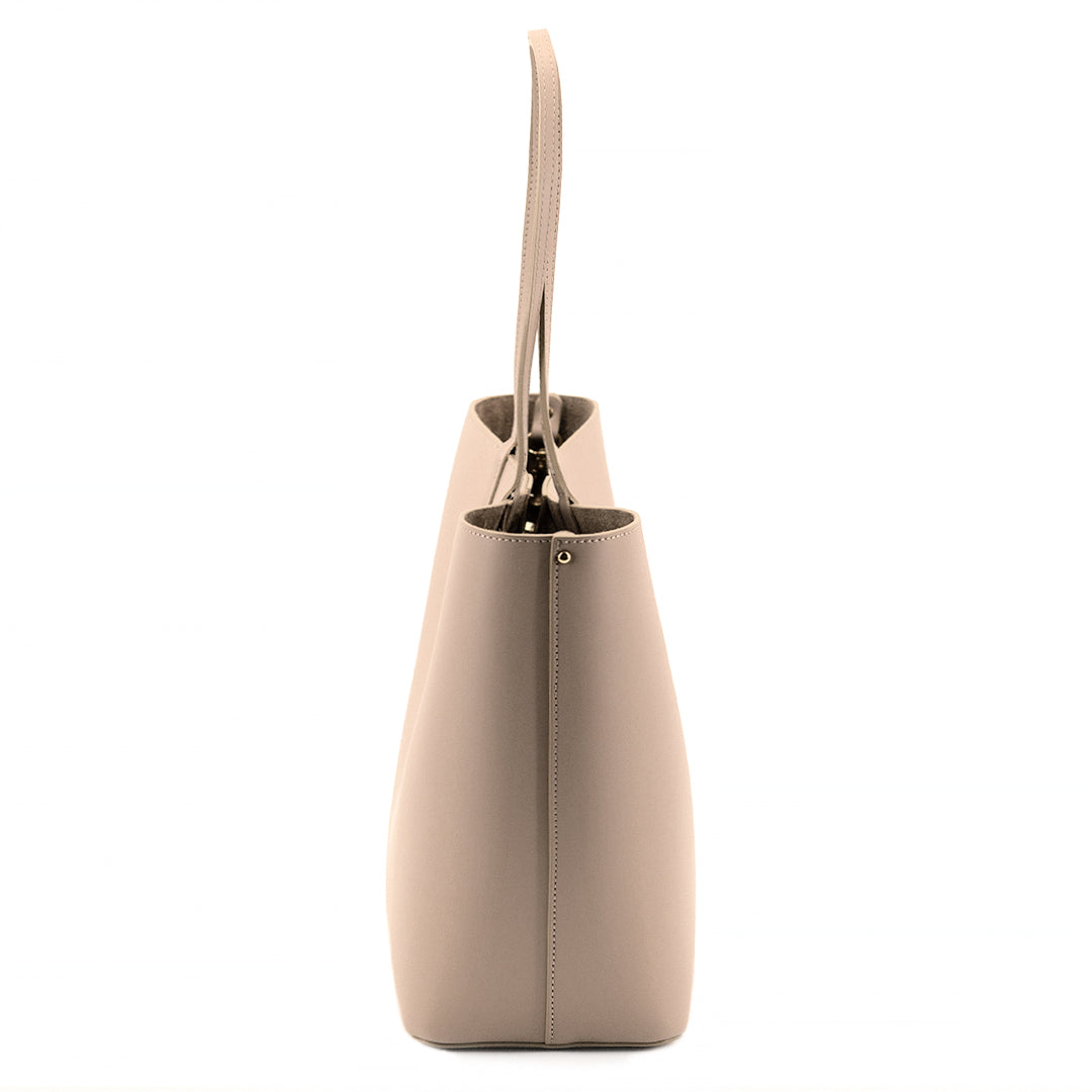 Maxima Tote, cabas pour ordinateur en cuir italien lisse beige – vue de côté