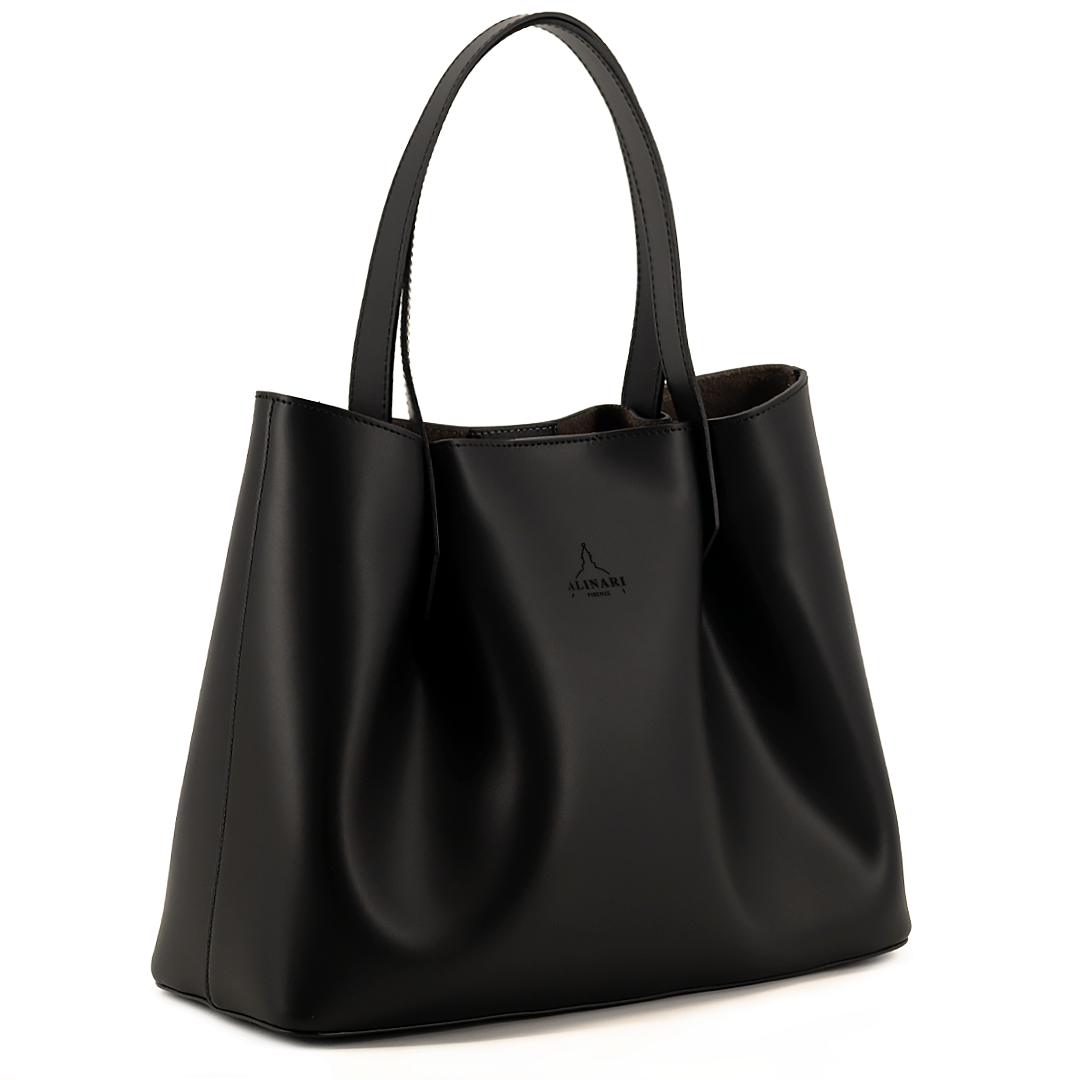 Viviene Tote, cabas fin en cuir Ruga italien noir – vue de trois quarts