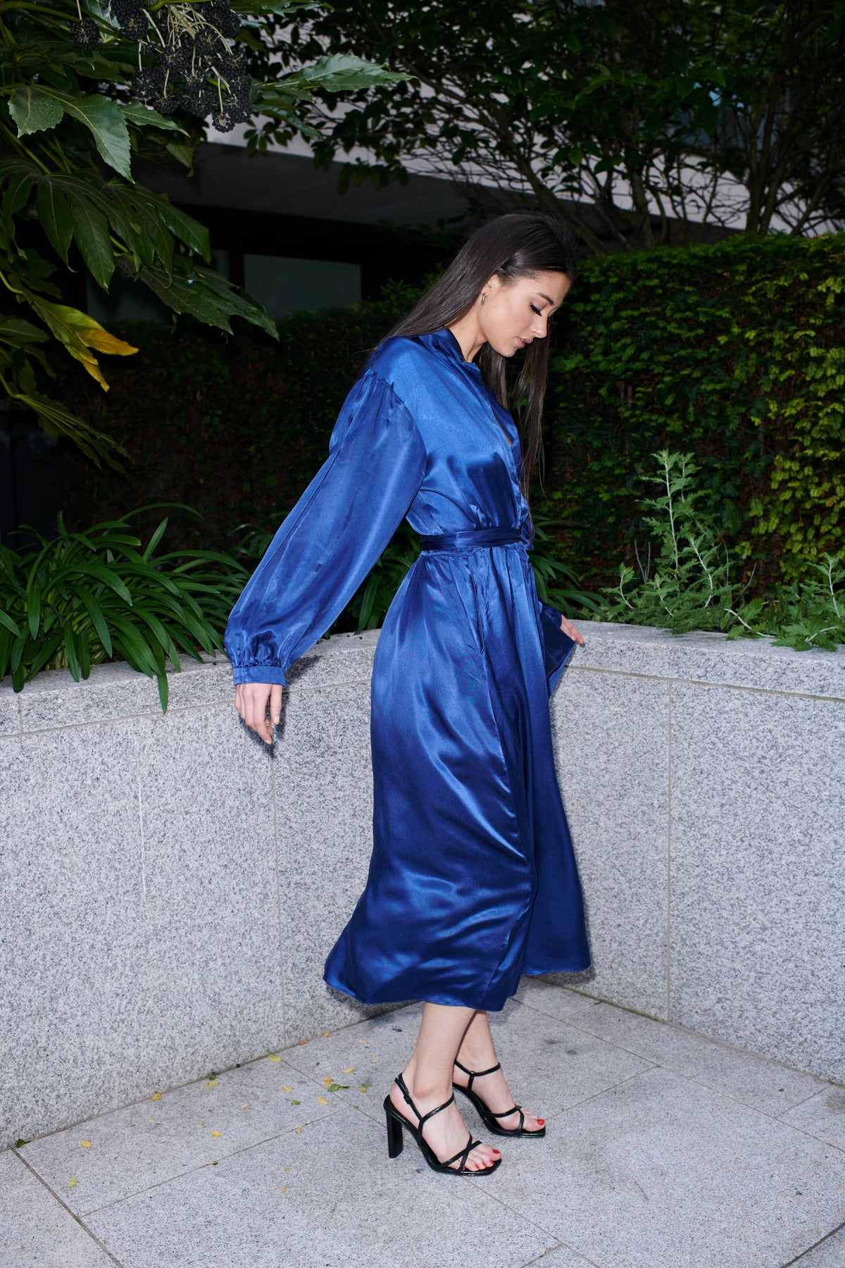 Elena, silk shirt dress in sapphire blue 100% Mulberry silk – on model – Alinari Firenze