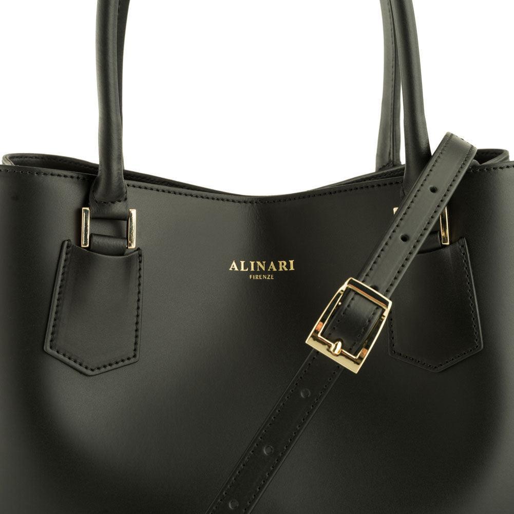 Trastevere Tote, tote bag in black Italian Ruga leather – close-up of the strap and hardware