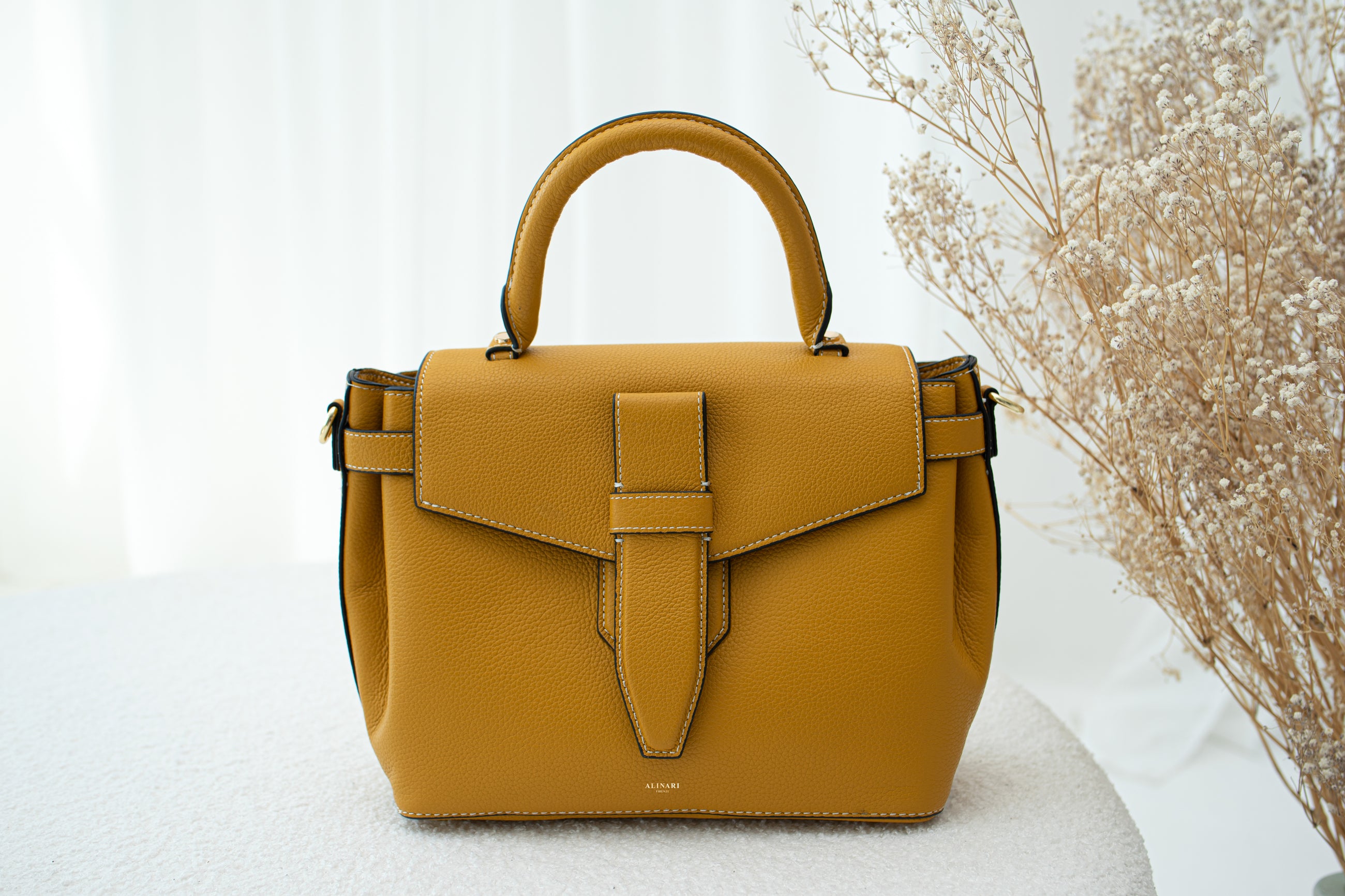 Demi Classic Shoulder Bag