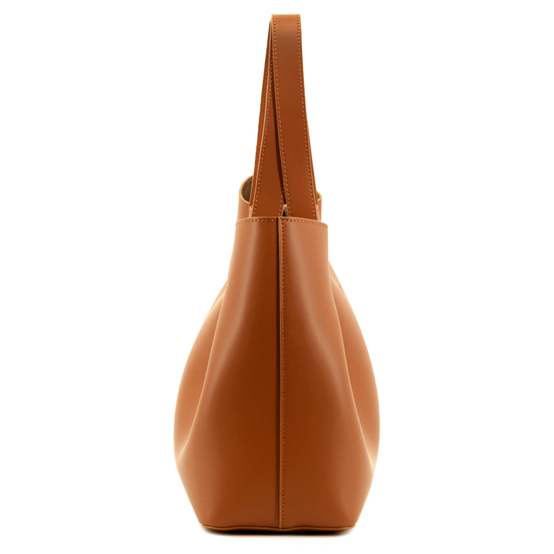Viviene Tote, slim tote in camel Italian Ruga leather – side view