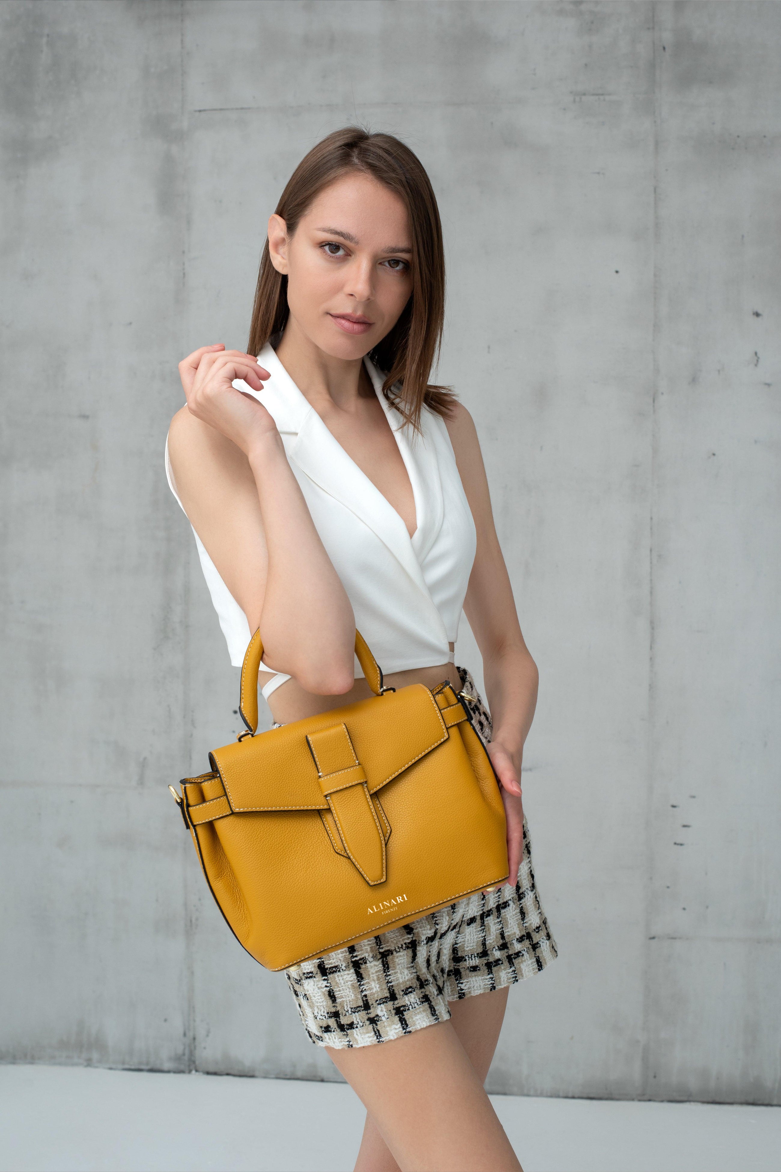 Demi Classic Shoulder Bag