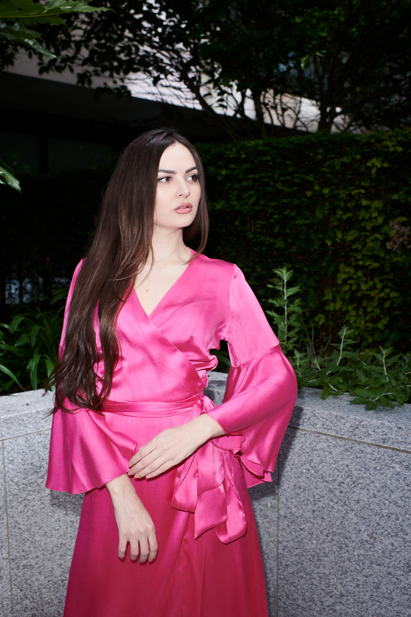 Luna, maxi shirt dress in sapphire blue 100% Mulberry silk – on model – Alinari Firenze