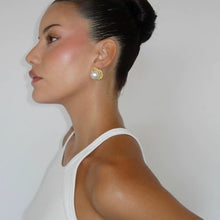Marina, stud earrings in gold-tone pearl and stainless steel – styled view 4 – Alinari Firenze