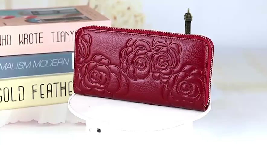 Elegant Wallet, zip-around wallet in red and black floral-embossed leather – video – Alinari Firenze